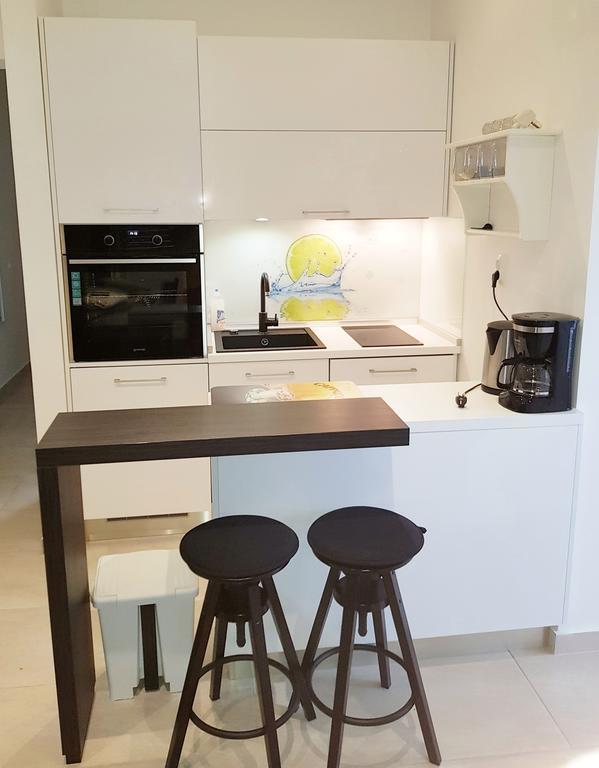 Apartments Slavica Помена Екстер'єр фото