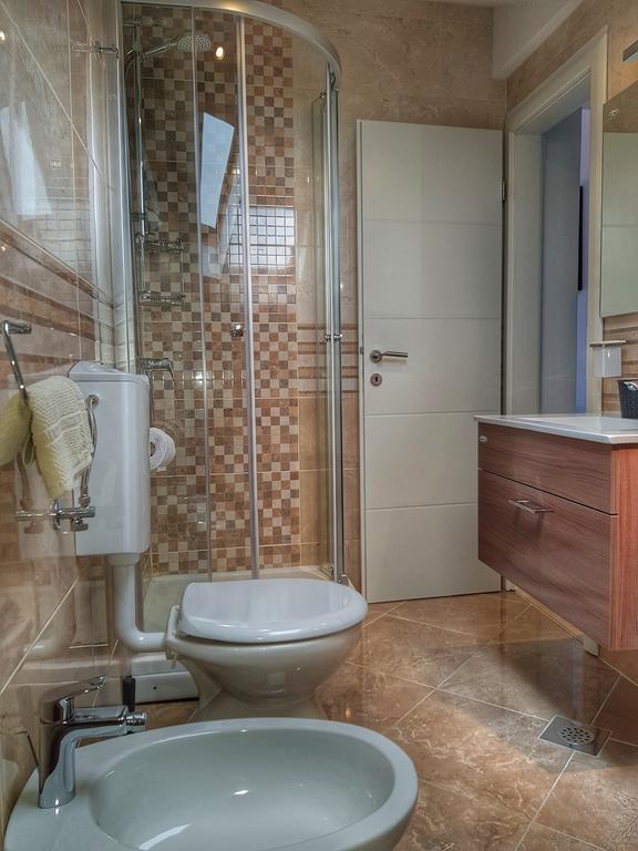 Apartments Slavica Помена Екстер'єр фото